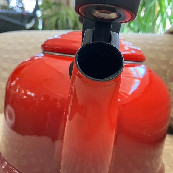 Le Creuset Red Stovetop Whistling Tea Kettle with Black Handle - Picture 4 of 14